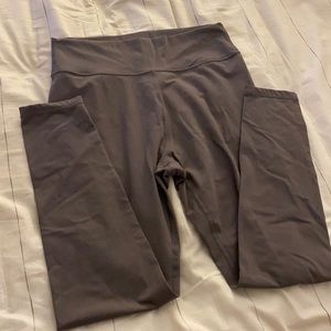 Gray/purple Muave Meshki v-back leggings